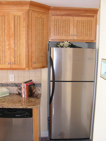 Angled Cabinet - Shaker Kitchen