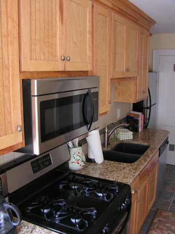 Shaker Custom Cabinets - Kitchen in Condo on the Plaza